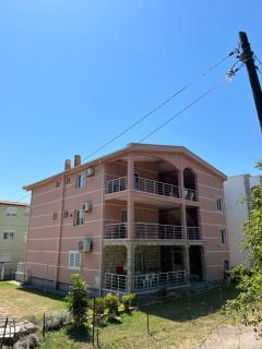 Zlatičanin Apartmani - 0