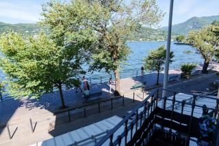 Dionigi Lake Front Apartment - 7