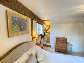 16th Century cottage with heated pool & hot tub - 7