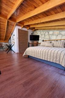 Stone Villa & Private Pool in an Orchard - Casa Oxalis - 1