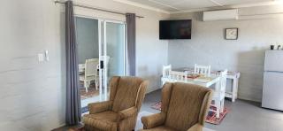 Volgenoeg Self Catering Family Unit - 7