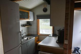 Cozy cottage in a forest setting, a 5-minute walk to the sea - 9