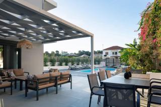 Newly Renovated Queen Bee Villa, with Private Pool & Ping-Pong table - 6