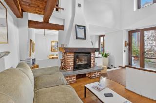The Place to Be, Outdoor dining - Happy Rentals - 8