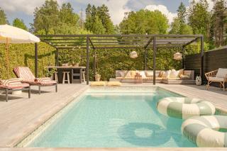 Family Villa with Pool Garden & Outdoor Bar Near Stockholm - 0