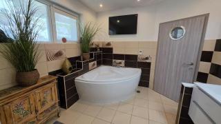 Dreamliner Murau Bungalow mit Whirlpool und Garten - 5