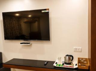 HOTEL RUMANI - Premium Hotel with Restaurant, Parking, Free Wi-fi, Conference Hall - 7
