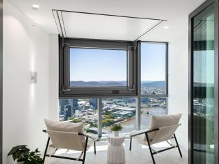 QW Riverside Luxe Apartments by Independent Host - 1