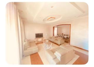Stunning and serene 6 bedrooms villa with pool, jaccuzi and a beautiful view in a wonderful neighborhood - 1