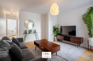 Modern 2BR in Plateau – Steps to Downtown - 0