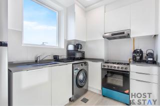 Elegant 1BR at Bloom - Host & Stay - 4