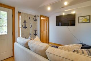 Walk to Beach! Oak Bluffs Home & Studio - 6