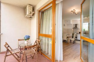 Prime Stay - Deluxe 2 Bedroom Family Apartment with Balcony - Parking Included - Budapest - 6