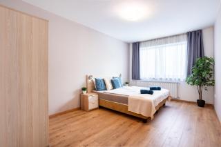 Prime Stay - Deluxe 2 Bedroom Family Apartment with Balcony - Parking Included - Budapest - 5