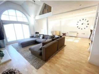 3 bed - Lux Penthouse Loft Apmt - 0