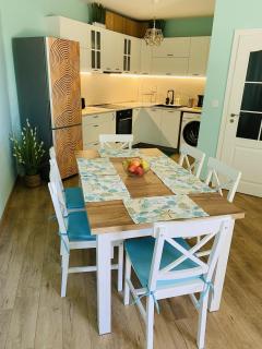 Kranevo Modern Vintage Retreat - 6 Min to Beach - 2