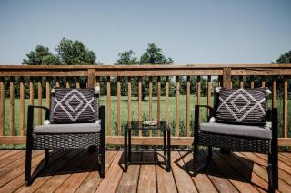 Creekside Village Inn - 8