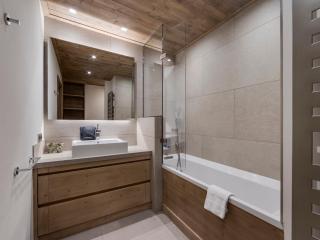 Bel appartement 4 pièces avec terrasse et parking, à 350m du centre de Val d'Isère - 2