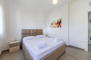 Beachside Family Apartment Balcony & Parking by PikHost - 3