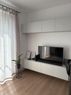 Golden Sun Apartment - 1
