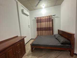 Eelam inn - 3