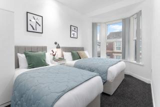Saxony House - Sleeps 8 - 4BR - Parking - 8