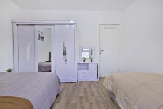 Sunny 2BR Apartment in Madinaty - 7