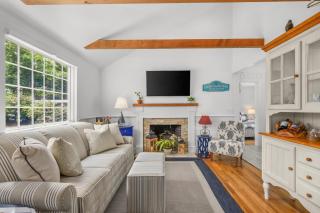 Close to private beach with ocean views - 7