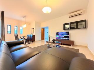 Modern Villa Escape - Close to Beaches & Dining - 4