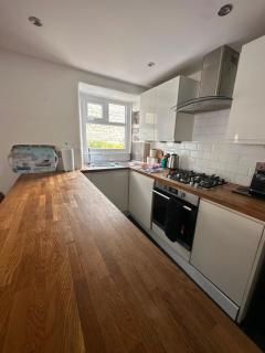 DEAN COTTAGE -- A Beautifully Presented 17TH CENTURY TRADITIONAL FISHERMAN'S COTTAGE -- In The Heart Of Old St Ives - 20m FROM THE HARBOUR FRONT -- Ideal For Couples Or A Family of 4 -- Close To The Train Station and Parking - 8