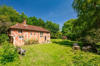 Exquisite Tudor style forest lodge - The Pink House - 2