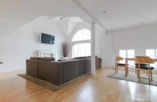 3 bed - Lux Penthouse Loft Apmt - 2