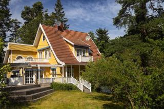Peaceful lake house with private spa & sauna - 0