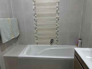 Contemporary 2-Bed Getaway Peaceful Secure Estate - 3