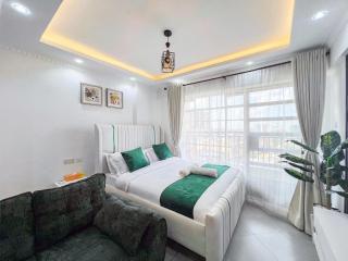 Bright & sunlit suite near CBD Nairobi, with a gym - 0