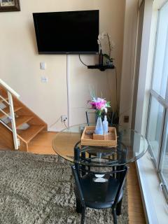 933 seymour one block with granville independant suite with balcony - 7