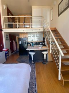 933 seymour one block with granville independant suite with balcony - 5