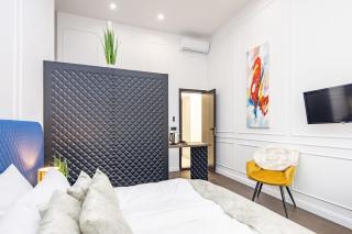 Extreme Central Modern Luxury with Balcony - 2