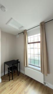 The Strand House Stylish 3BR near Croke Park and Connolly Station - 7