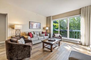 Walk to Beaver Creek Village - 2BR Condo with Chairlift Views, Pool & Hot Tub - 8