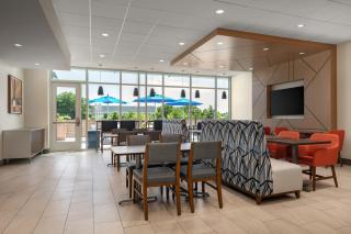 Holiday Inn Express & Suites Overland Park South by IHG - 8