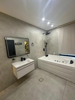 Trio Luxury Apartment 3 - 8