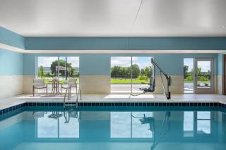 Holiday Inn Express & Suites Overland Park South by IHG - 3