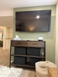 Modern 2BR Retreat w Heated Floors-Gazebo - 1
