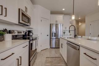 Meticulous Home - Upscale Perfect Location - 1