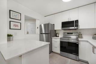 2BR Lagoons with Private Hot tub in Village Location including Parking - 9
