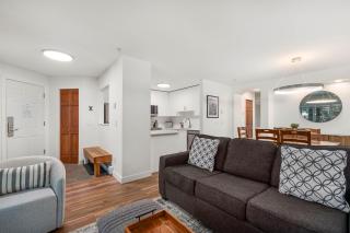 2BR Lagoons with Private Hot tub in Village Location including Parking - 2
