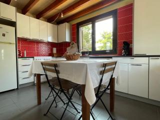 Jane's Beautiful Cottage, Eretria - 3