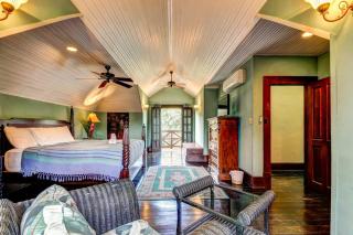 Toucan Suite @ Mahogany Hall - 1