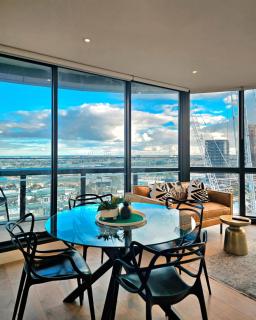 Overlooking the River and Bay View with Pool and Gym LV2109N - 0